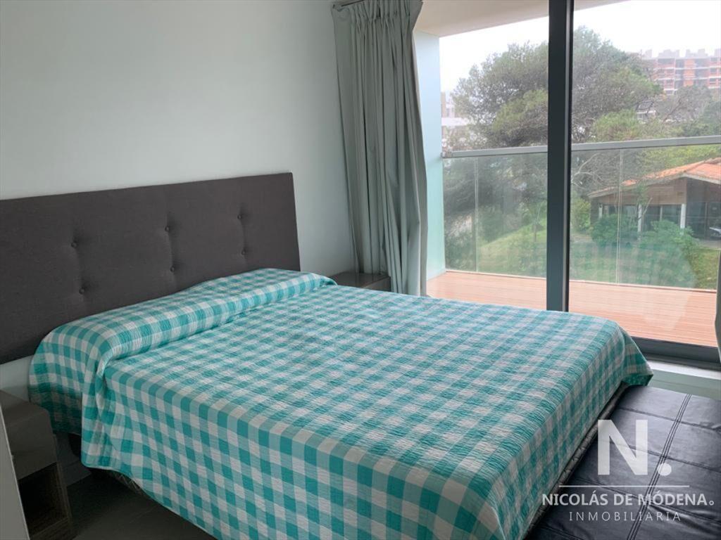 Apartamento en Brava 1 y 12 dormitorios en venta. Edificio