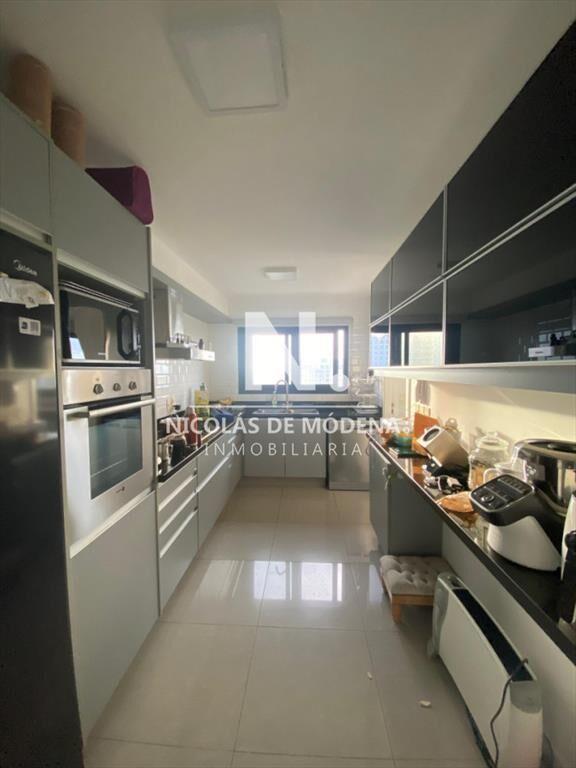 Apartamento en venta de 3 dormitorios y servicio,