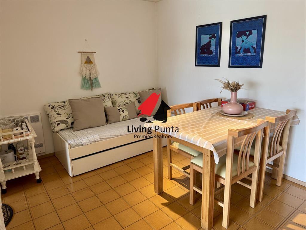 Apartamento a pasos del mar y servicios
