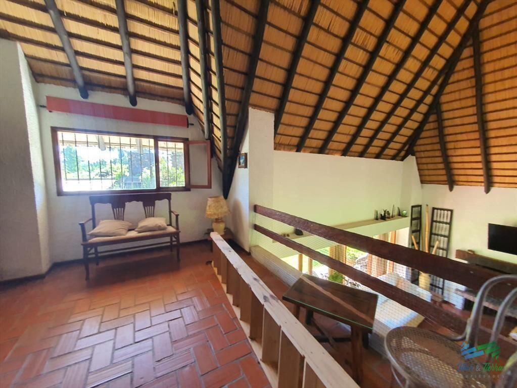 CASA CON GRAN PATIO, PISICNA, TRES DORMITORIOS