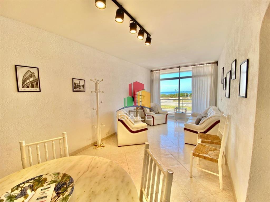 Apartamento de 2 dormitorio y medio en Primera de