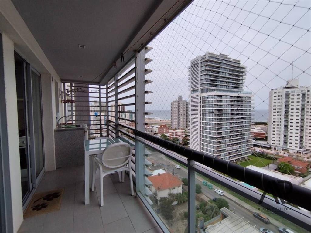 Venta Apartamento Con Balcón Con Parrillero, 2 Dormitori...