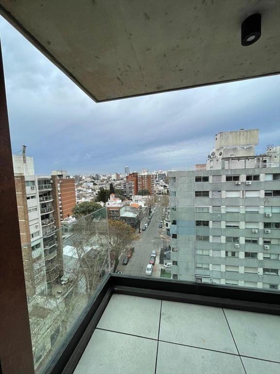 Venta Apartamento amplio 2 dormitorio, 2 baños y balcón con