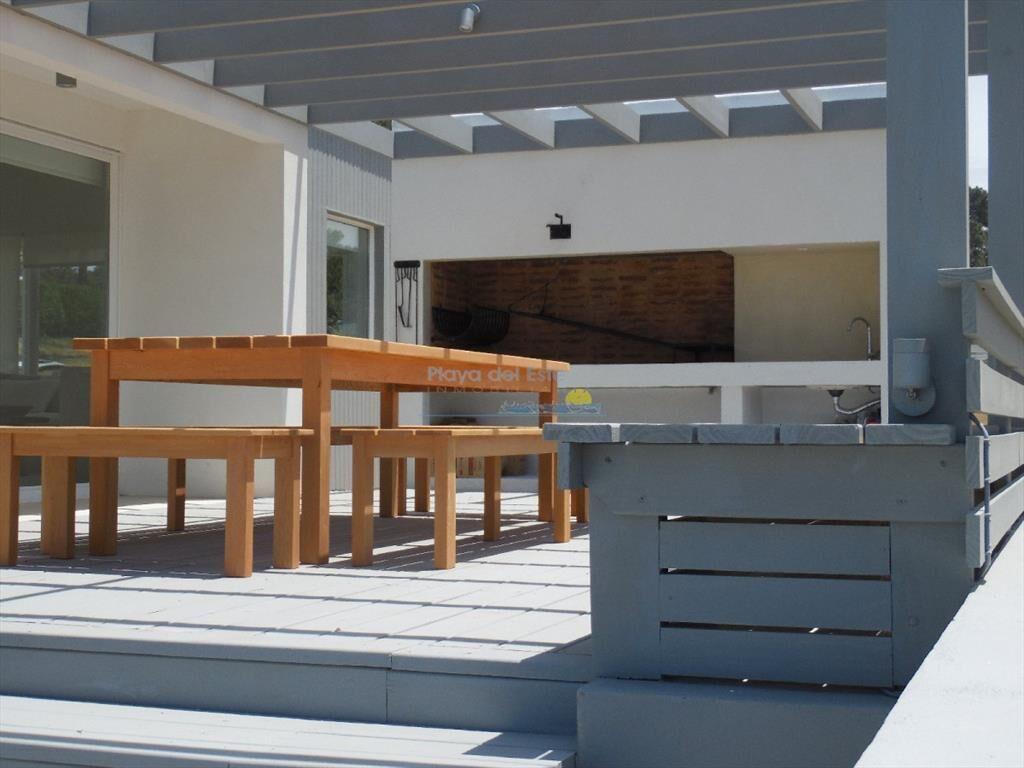 Excelente Casa de 5 Dormitorios en Barrio Privado