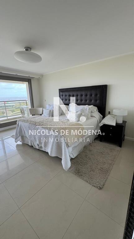 En venta apartamento de 3 dormitorios en Brava,