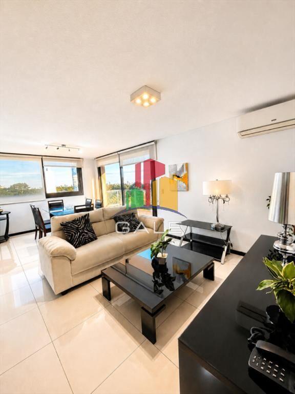 En venta apartamento de 3 dormitorios en Punta