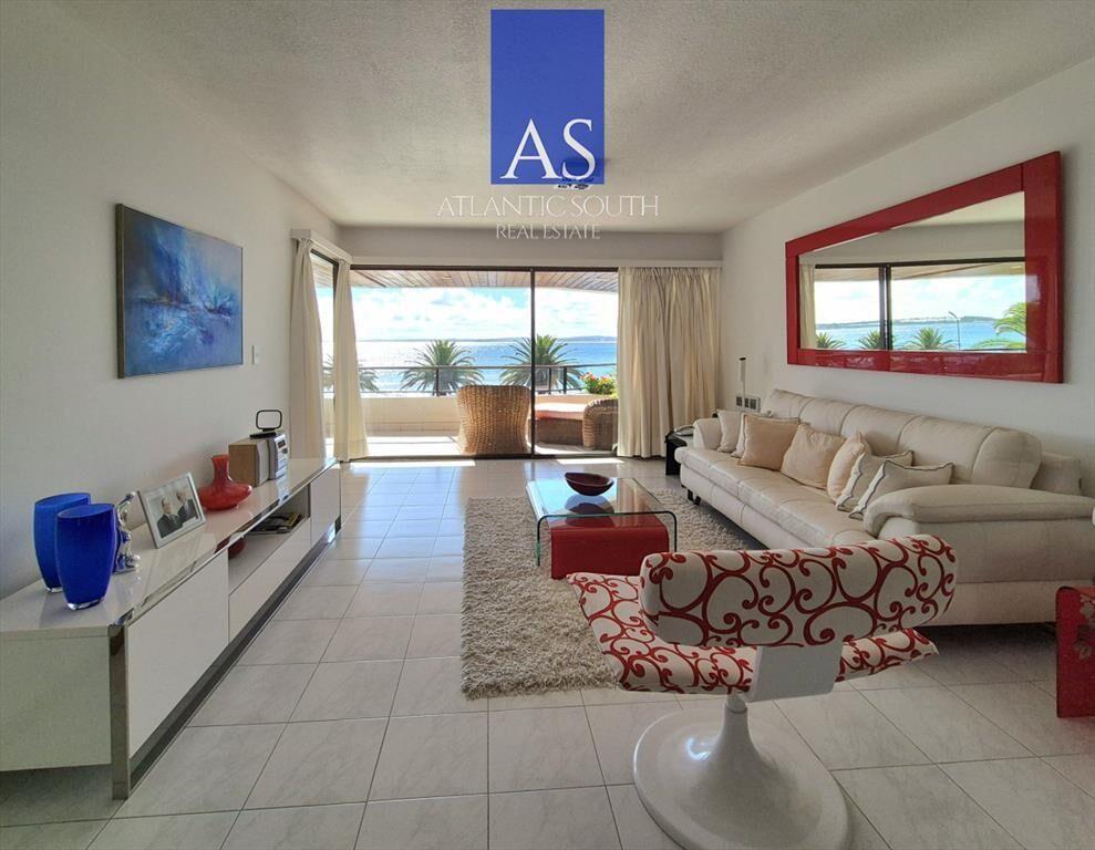 Apartamento 3 dormitorios + dependencia frente al
