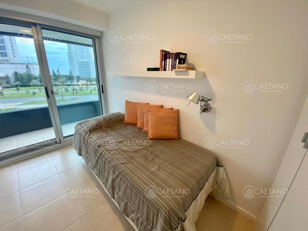 Comodo apartamento de 3 dormitorios en torre de