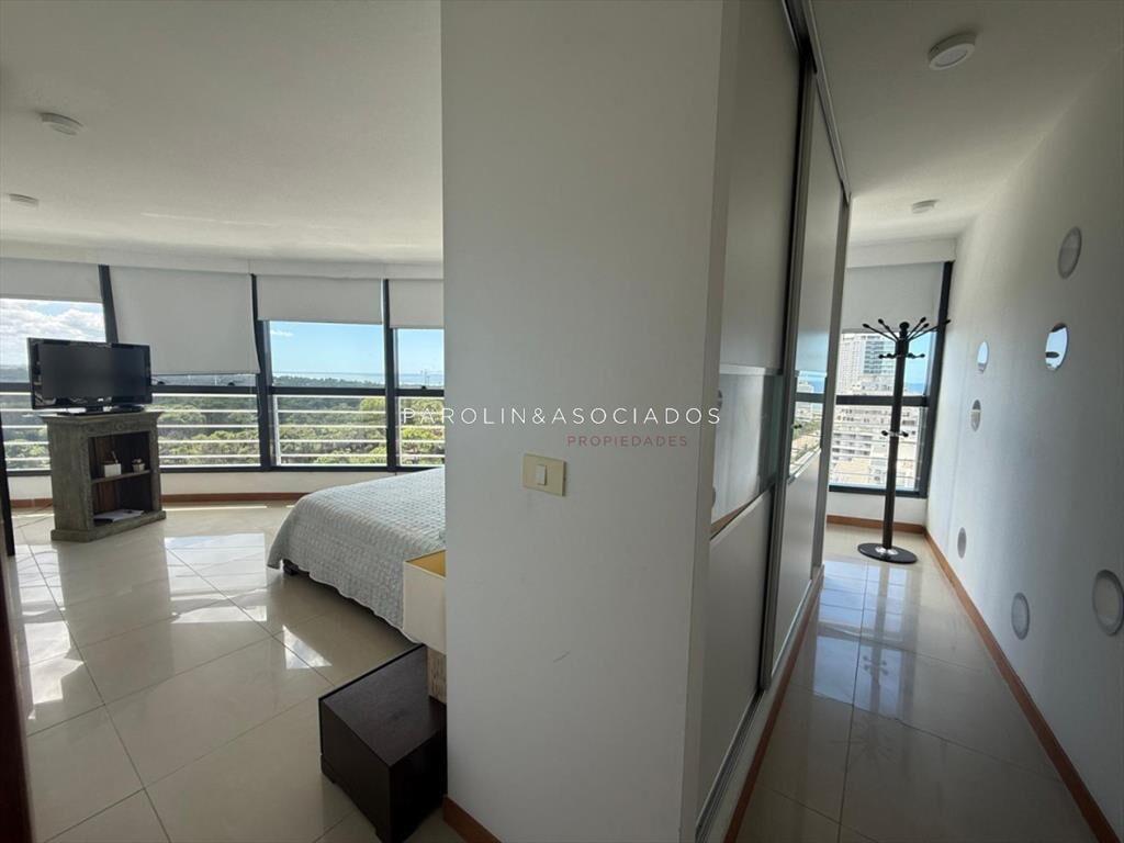 Departamento en Venta en Torre Tressesenta, Punta
