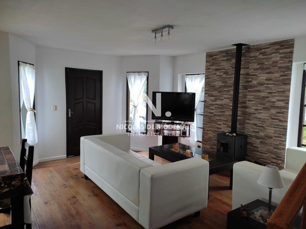 Casa a tres cuadras del centro de La Barra de 4 dormitorios