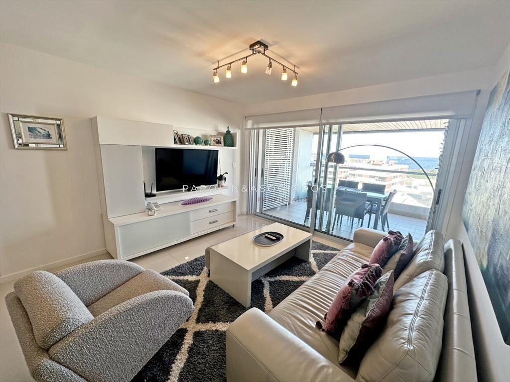 Apartamento en venta en excelente estado con al