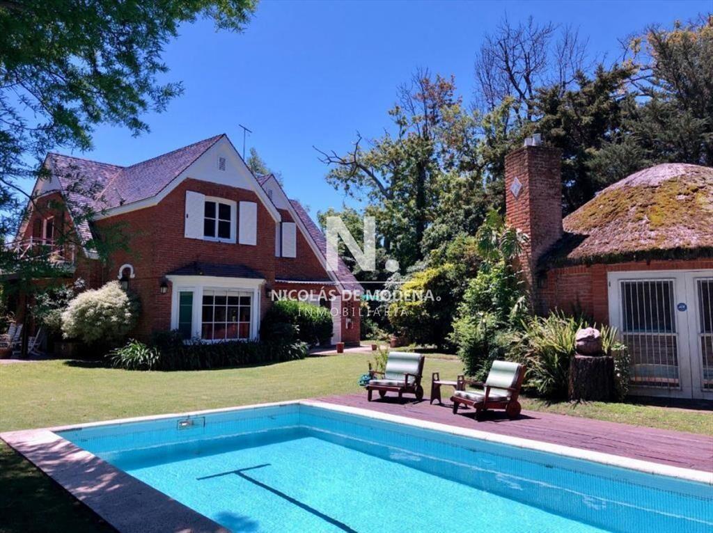 CASA EN VENTA EN PINARES, PLAYA MANSA , 4