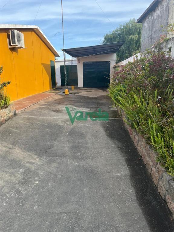 Casa en venta en Salinas, 2 dormitorios, garaje,