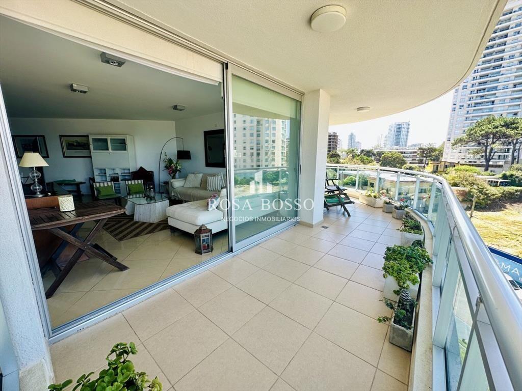 Alquiler de apartamento de 3 dormitorios + en en
