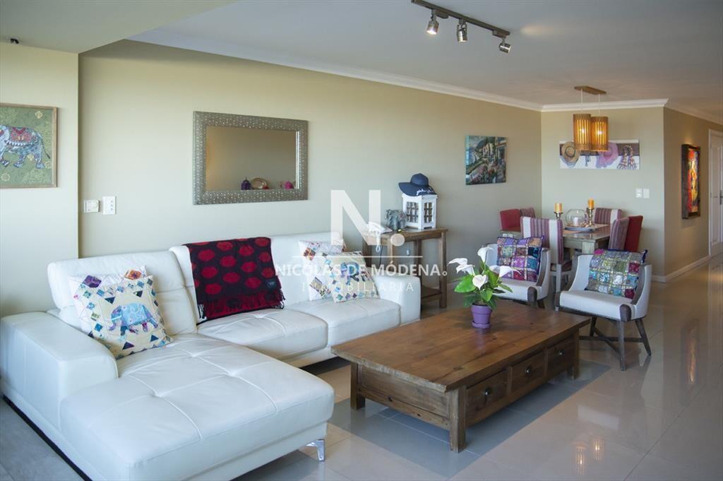 Torre Imperiale Punta Del Este, frente al mar
