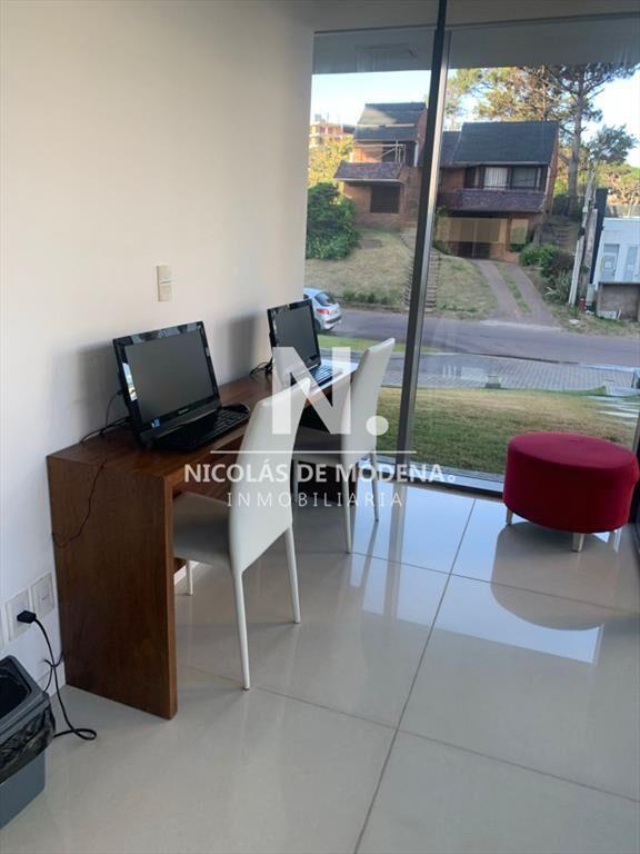 Apartamento de 2 dormitorios y 2 baños, con del