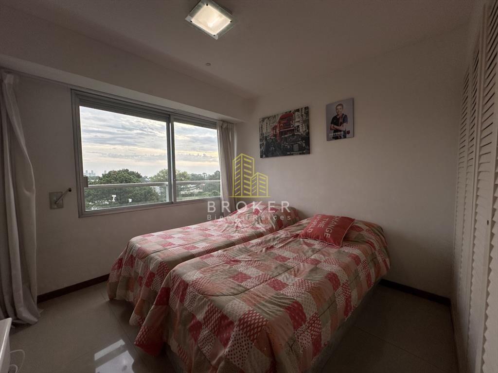 Alquiler anual de apartamento de 3 dormitorios