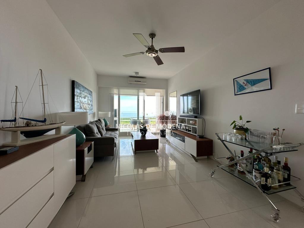 Vende departamento en Azure tower, playa mansa de