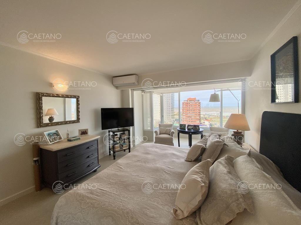 Venta apartamento 3 dormitorios. Playa mansa, del