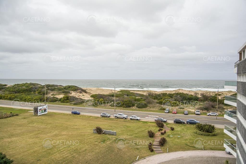 Duplex frente al mar a la venta Playa Brava