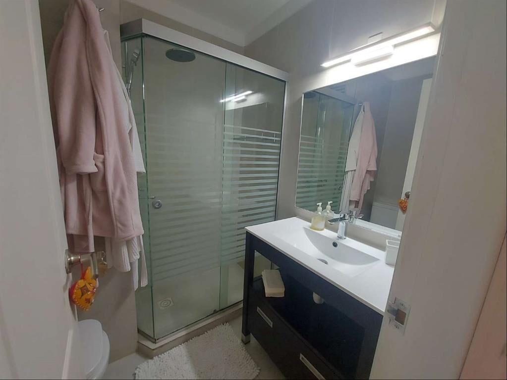 Alquiler apartamento con muebles 3 dormitorios, 2 baños, pa