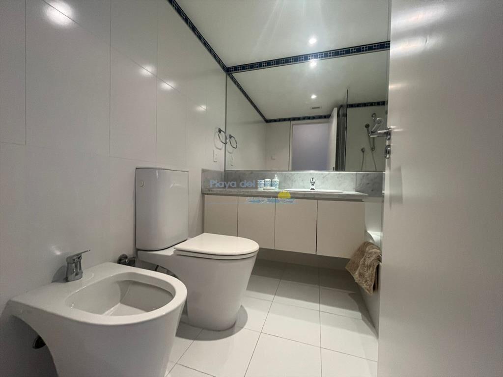Apartamento en Alquiler de 3 Dormitorios en Punta