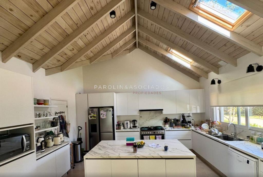 Casa de 5 Dormitorios en Laguna Blanca, La Barra
