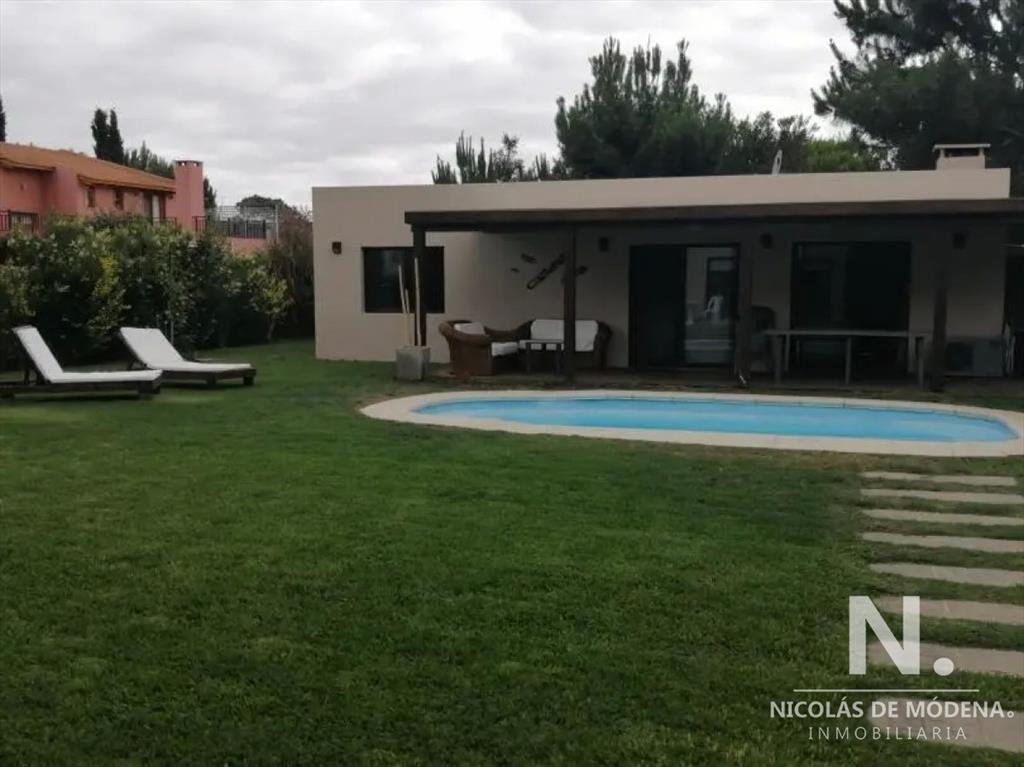 Casa moderna en La Residence