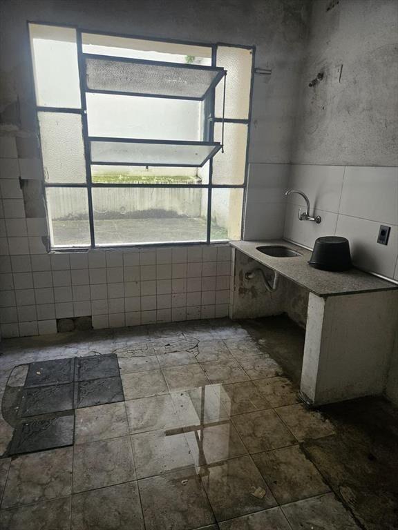 Edificio proximo Plaza Zabala, 488m2 , ascensor, 5 pisos ,