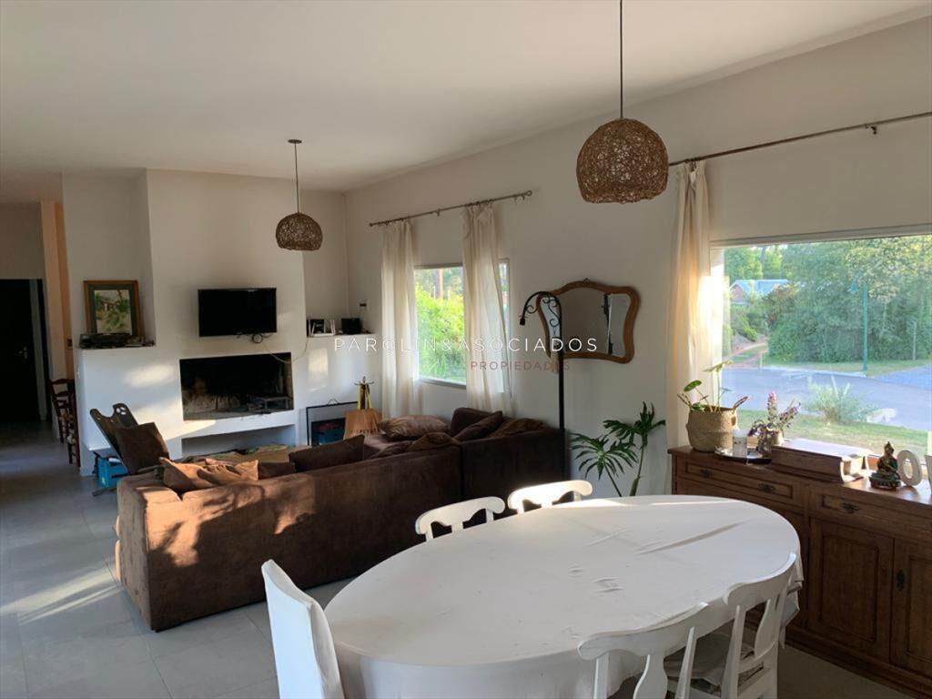Casa en venta de 3 dormitorios en barrio cerrado