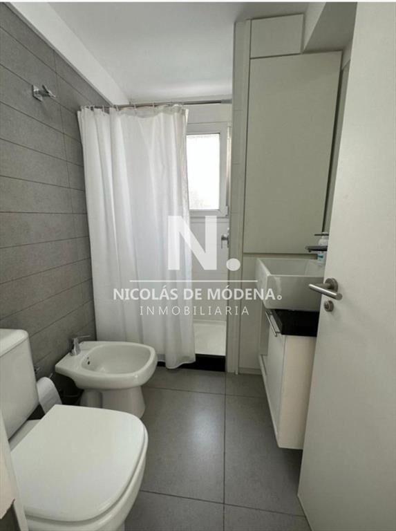 Vende apartamento de 2 dormitorios en Punta del