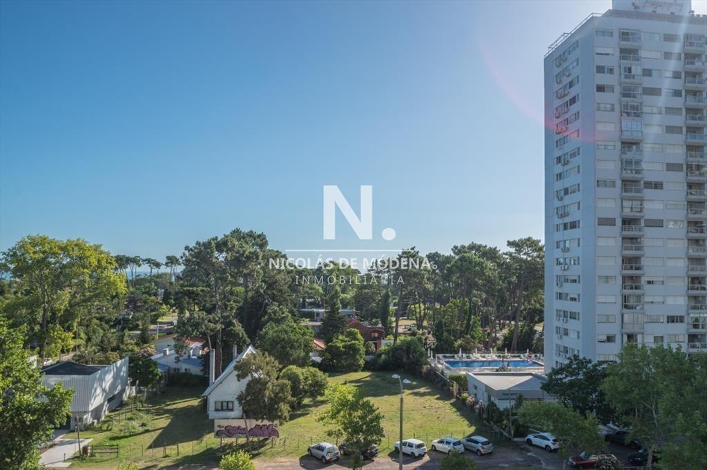 Vende apartamento de 3 dormitorios en Roosevelt,