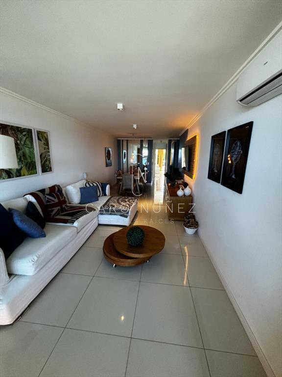 Venta apto de 2 dormitorios en mansa vista mar