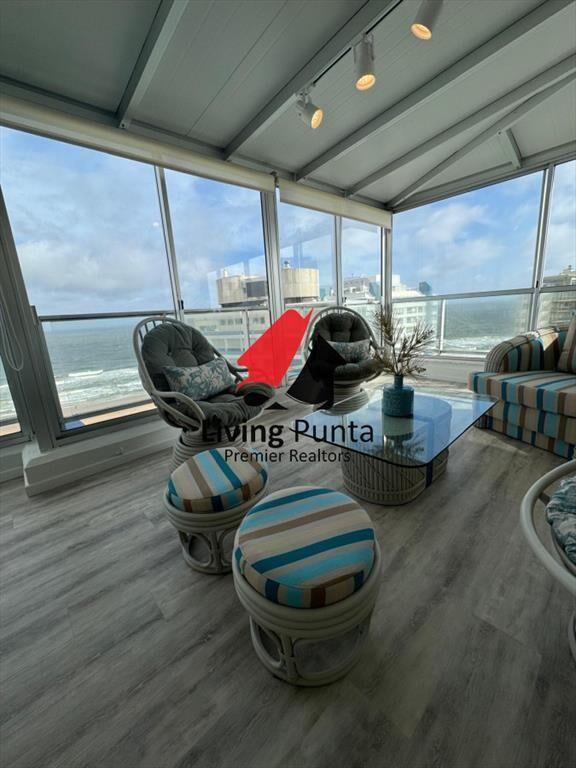 Hermoso apartamento localizado frente al mar del