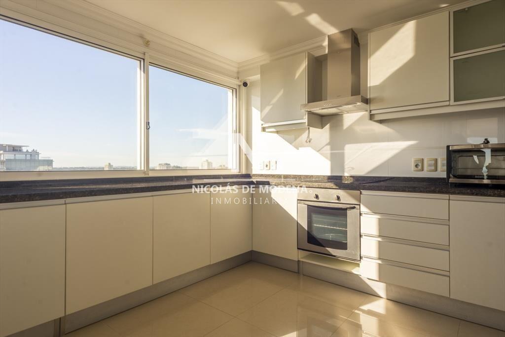 Se vende apartamento en Mansa, de 3 dormitorios