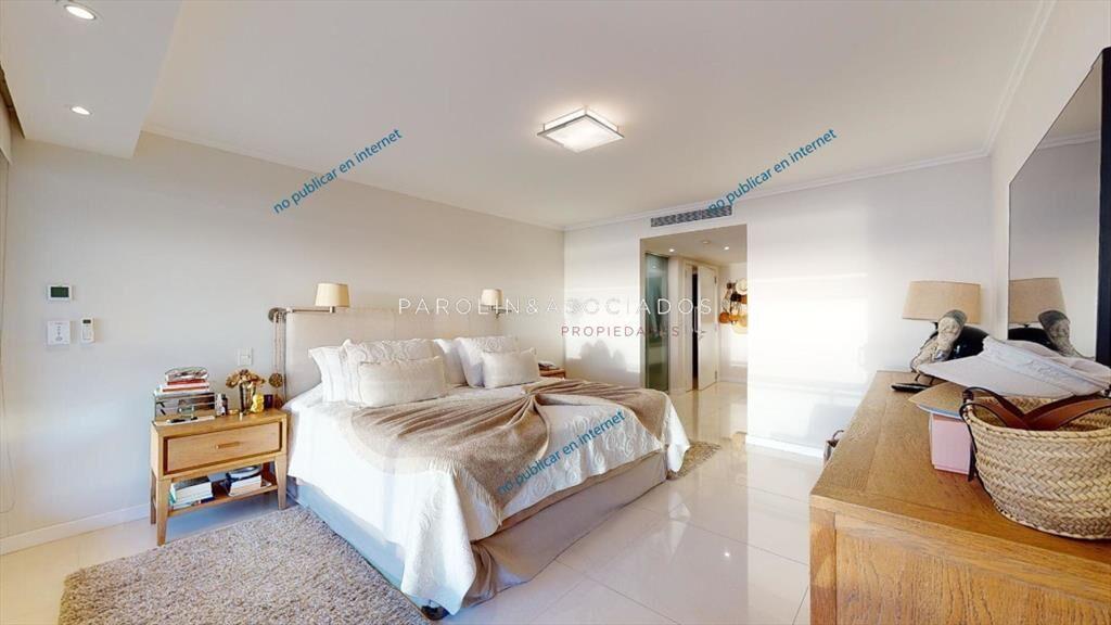 Apartamento en venta de 4 suites en edificio del
