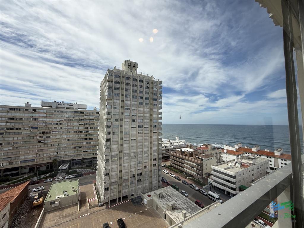 En venta apartamento 2 dormitorios con vista al