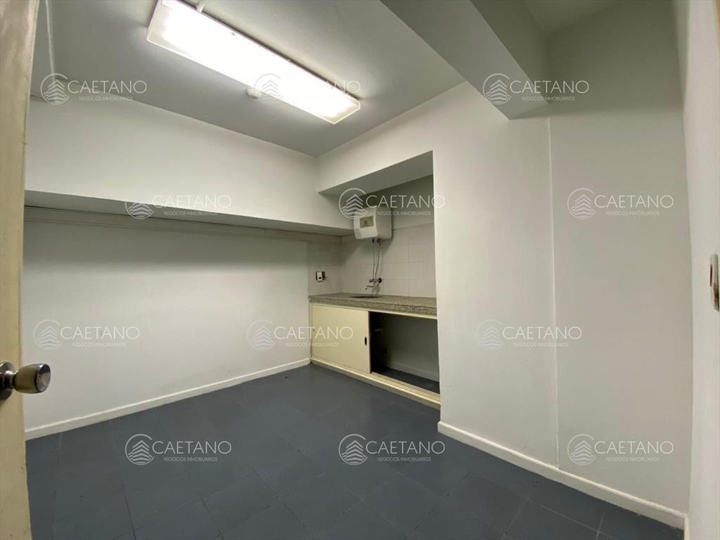 Local comercial sobre Roosevelt