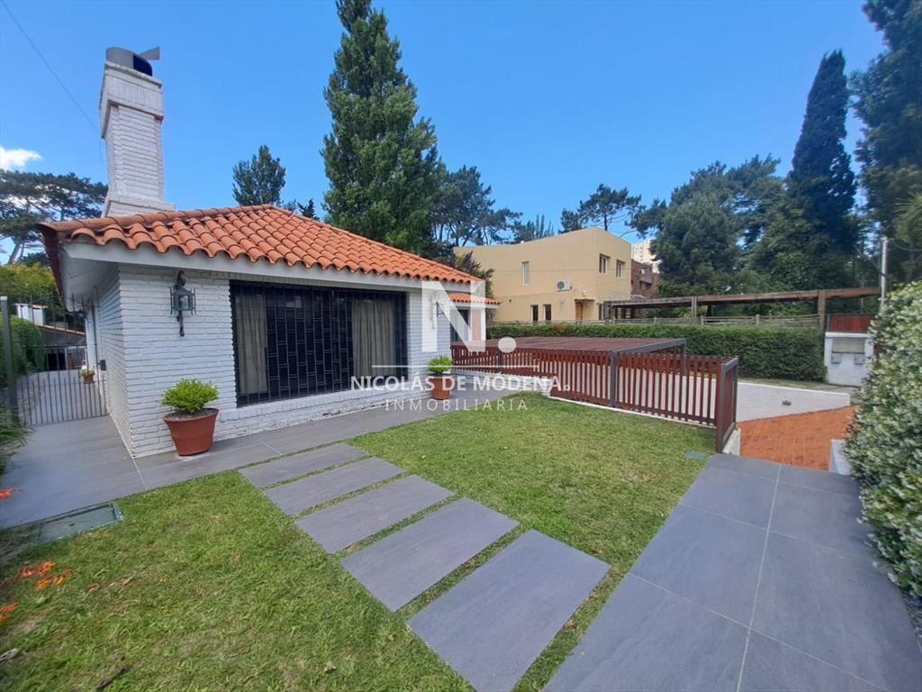 Alquiler Anual casa 3 dormitorios con pisicina en Punta del