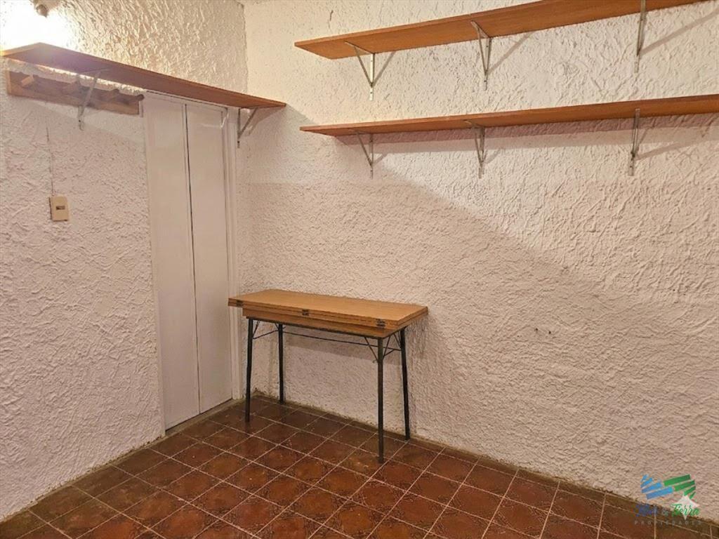 Local Comercial en Península: Alquiler Anual a