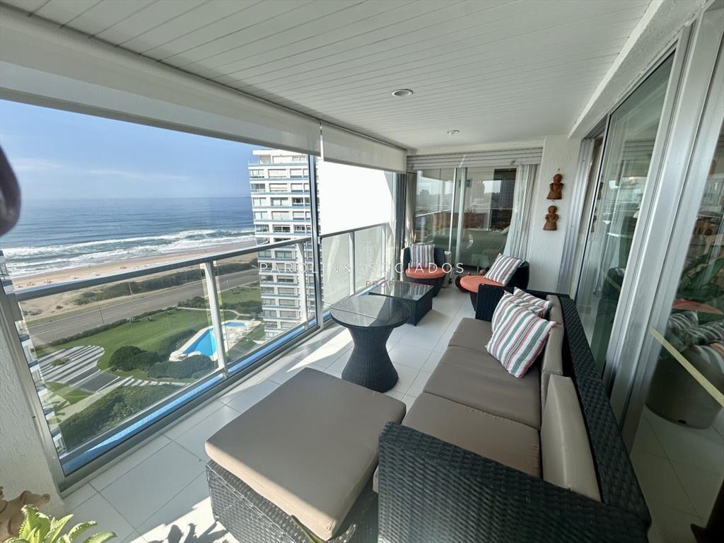 Apartamento en venta de 3 dormitorios en Punta