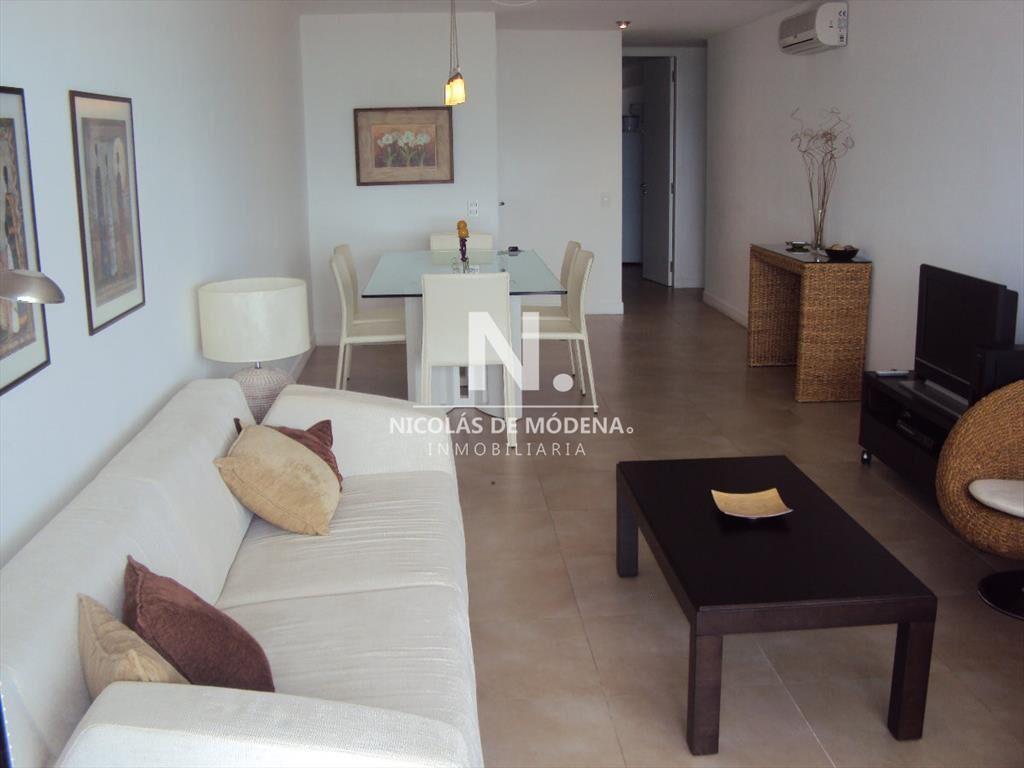 Apartamento en venta de dos dormitorios en Punta del Este