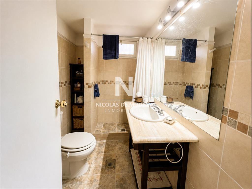 En venta casa de 4 dormitorios, con parrillero y