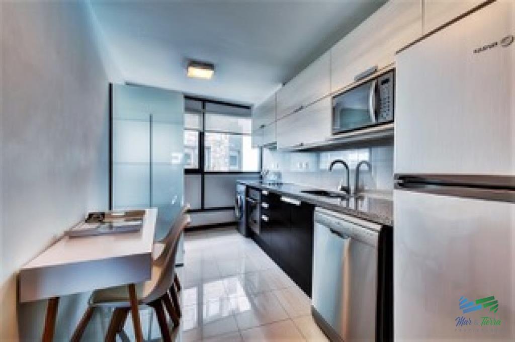 Vendo apartamento 4 dormitorios en primera línea