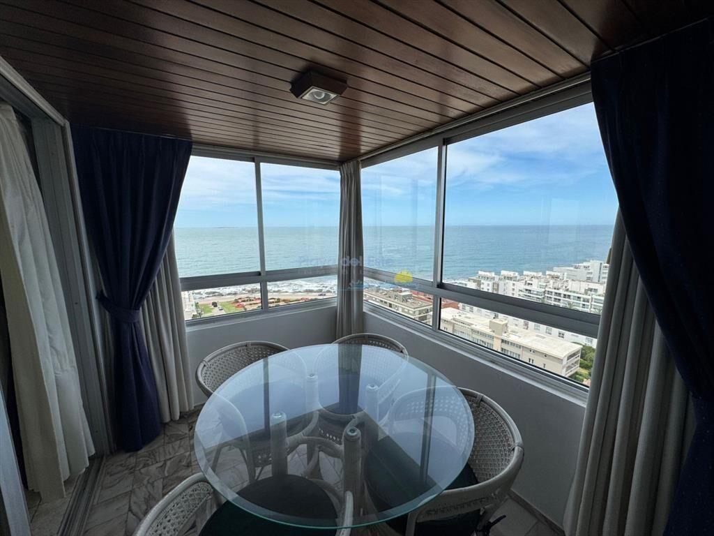 Apartamento en Venta de 3 dormitorios en la de ,