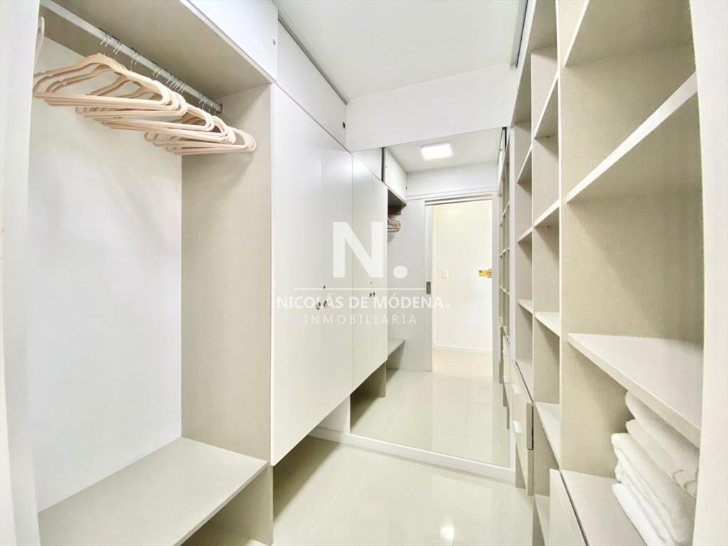 Apartamento en Venta Punta del Este con Buen Al