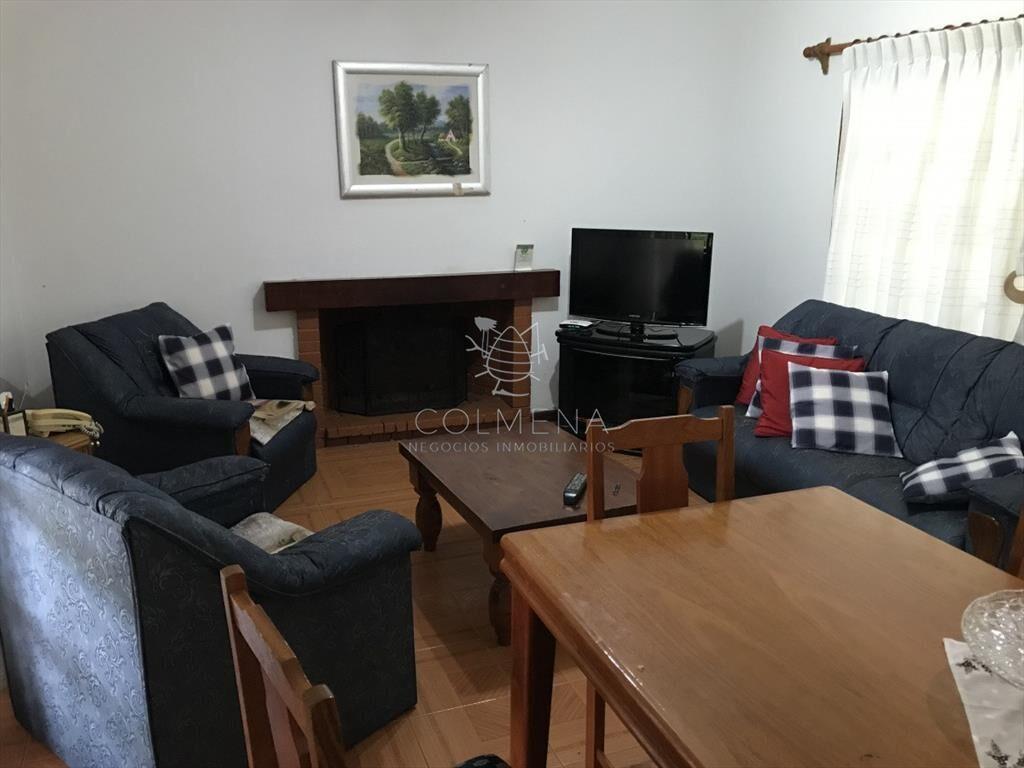 AGRADABLE  CASA EN ZONA MUY TRANQUILA Y ARBOLADA