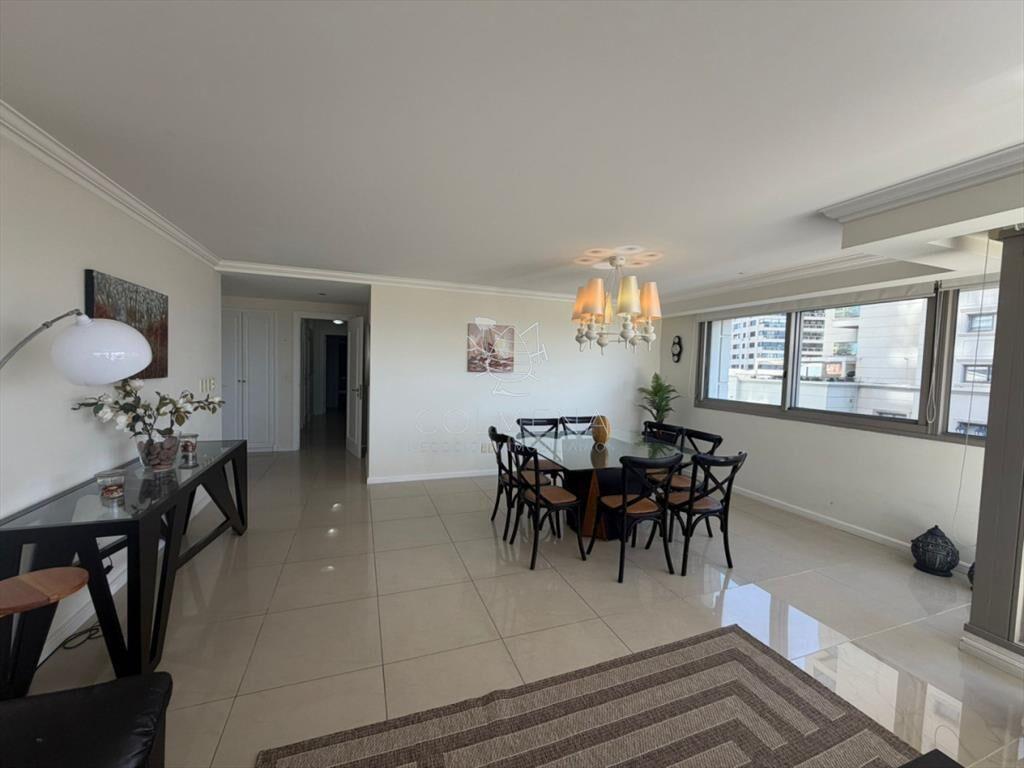 Apartamento en venta de 4 dormitorios en Punta del este , I