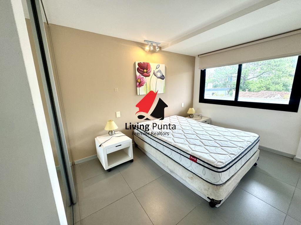 Apartamento en Alquiler por temporada a una y del
