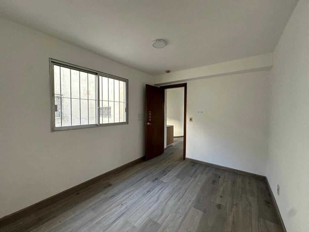 Se alquila Apartamento de un dormitorio con balcón en Parqu